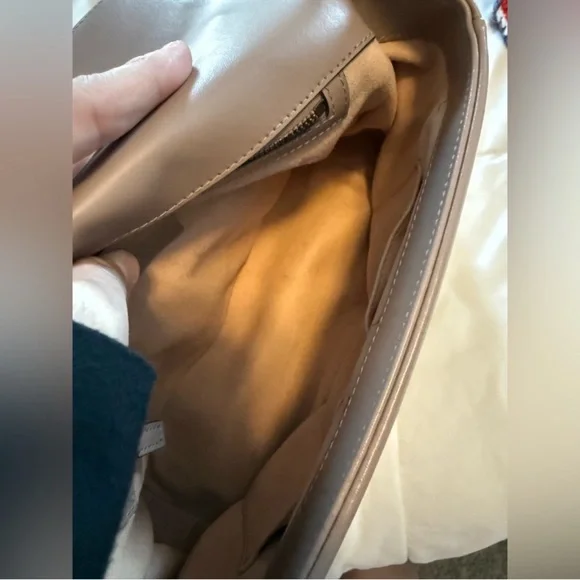 Gucci
GG Marmont Top Handle Flap Bag Matelasse
Leather - Picture 10 of 10